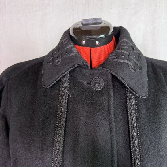 Vtg Lorovi Black Wool Coat Cape Collar Trim Elegant Overcoat Check Measurements - Picture 4 of 11